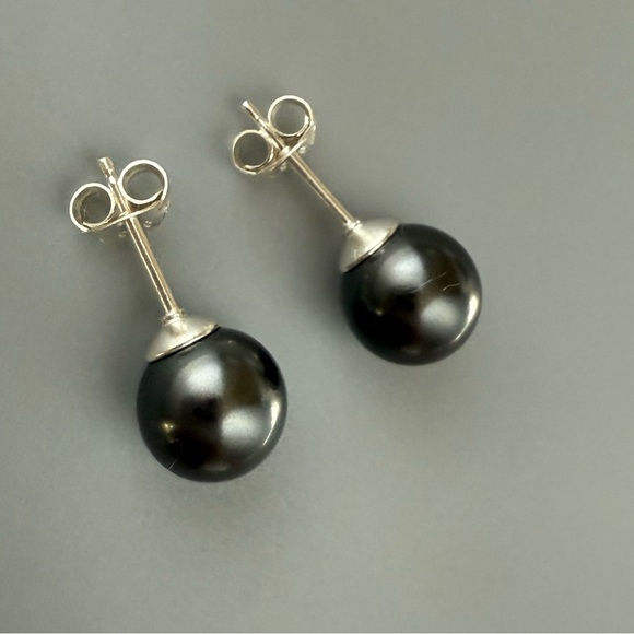 Sterling Silver Black Pearl Earring – Elegant, Hypoallergenic & Timeless 8mm - Picture 7 of 8